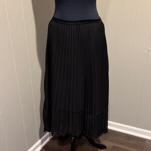 B19 White House Black Market Black Sheer Hem Formal Office Pleated Maxi Skirt